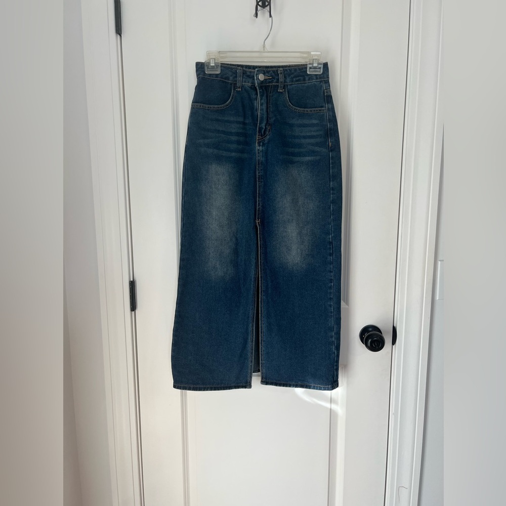 ✨🛍️ 4️⃣ for $2️⃣5️⃣ 💖 Classic Dark Blue Denim Skirt (Juniors)